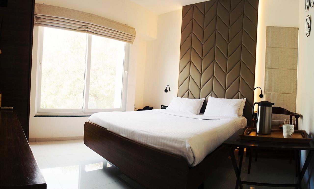Hotel Cozy Inn Pune Exterior foto