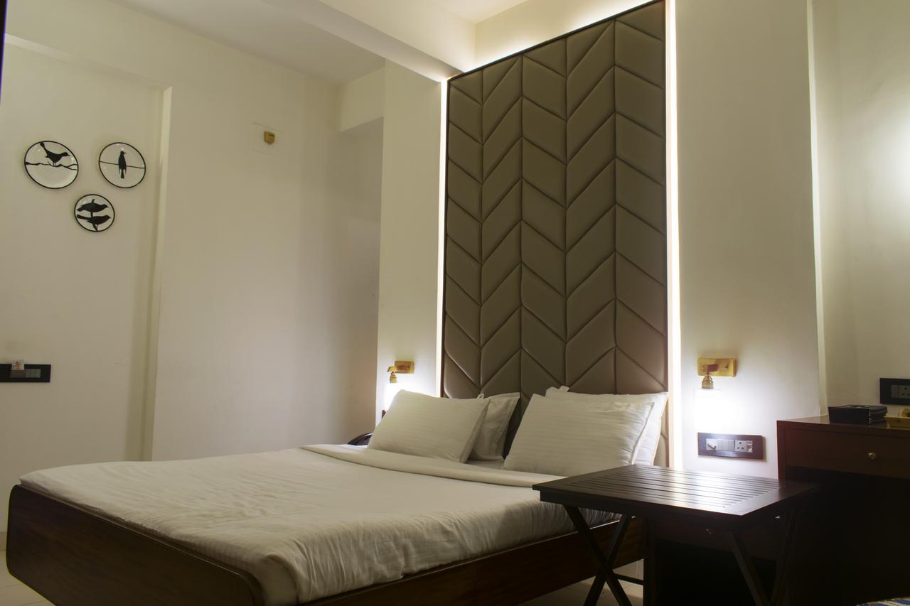 Hotel Cozy Inn Pune Exterior foto